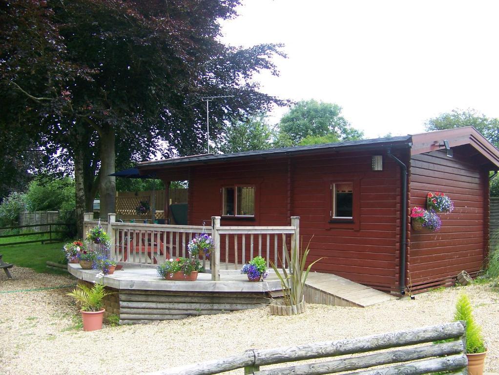 Cypress Log Cabins Accommodation Godshill  Room photo