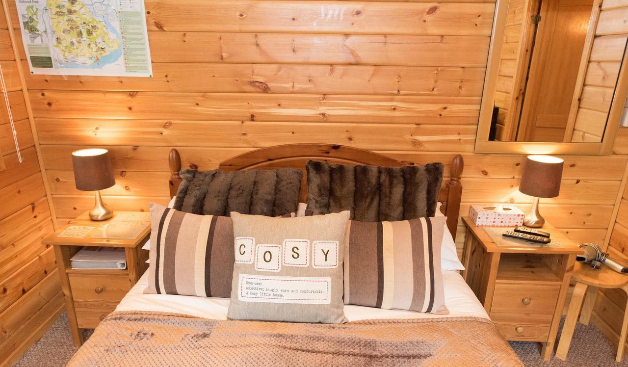 Cypress Log Cabins Accommodation Godshill  Exterior photo