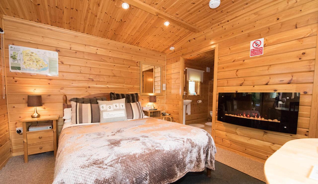 Cypress Log Cabins Accommodation Godshill  Exterior photo