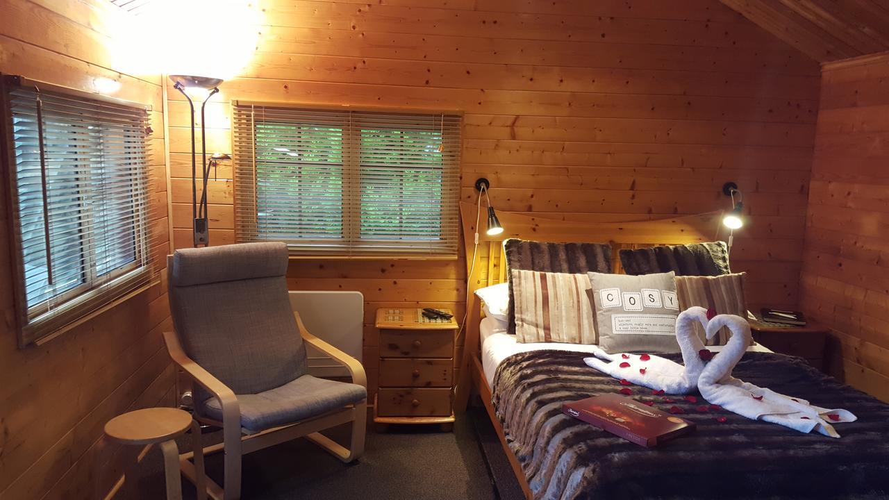 Cypress Log Cabins Accommodation Godshill  Exterior photo